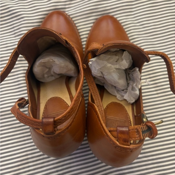 FRYE TAN BOOTIES - Picture 5 of 5